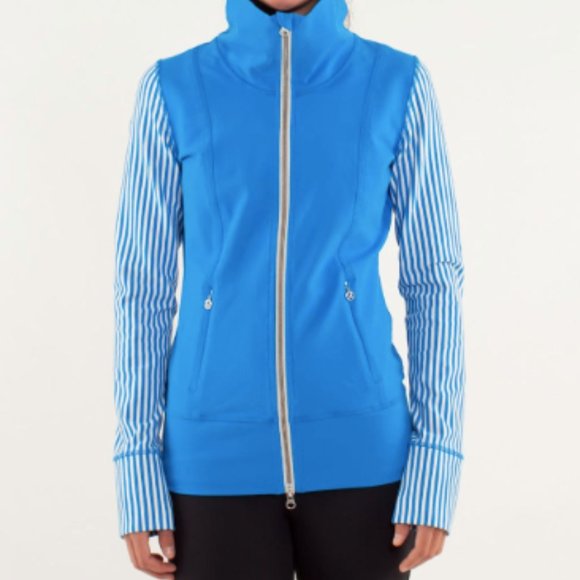 (2173) LULULEMON Daily Yoga Jacket Sz 4 **LOVED** - Picture 2 of 11